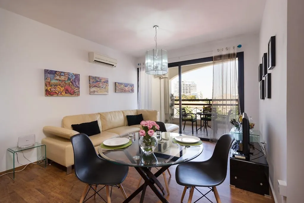 Mama Seaside Apartment Larnaca