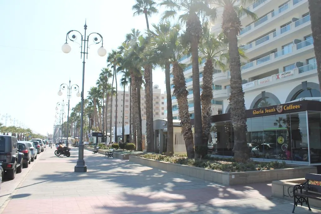 Mama Seaside Apartment Larnaca