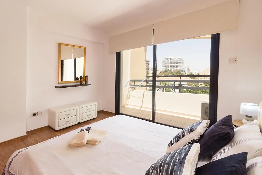 Mama Seaside Apartment Larnaca